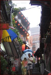 大雨の階段
