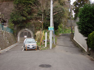 左が巨福呂坂送水管路ずい道・右が巨福呂坂