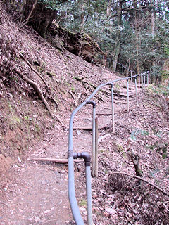 水道管の手すり