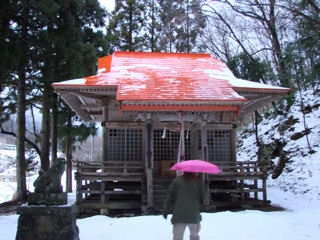 石上神社・本殿