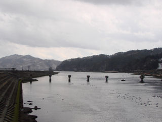 流された三陸鉄道の残った橋脚