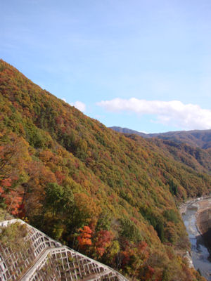 下流側